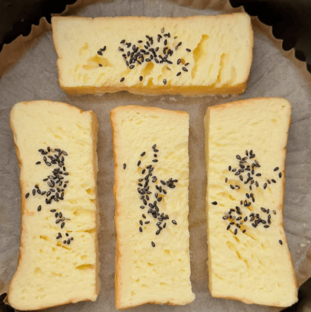 巧用鲜蛋牛奶入面，烘焙出松软醇厚的夏日暖心美味