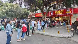 4. 晚上十点之后乐山还能买到甜皮鸭吗?