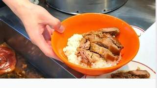 15元猪脚饭自助，在CBD杀疯了