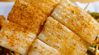 重庆夜市新宠：烤年糕外酥里糯的诱人风味