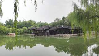 赛里木湖再爆景区暴力冲突 旅游从业者权益与服务管理引关注