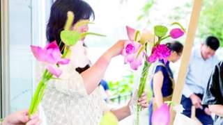 捧走限定浪漫,把“荷香”带回家