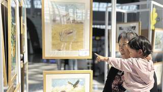 西宁青少年画展在曹家堡机场亮相展现河湟美育魅力