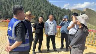 海北州应对“四期”叠加客流激增 落实“关停撤转巡”保障游客安全