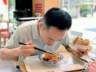 为什么越来越多人吃饭，不想点一桌，只想要一个“刚好够”的小吃？