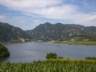 桓仁五女山秋日枫红 尽赏湖光山城品冰酒