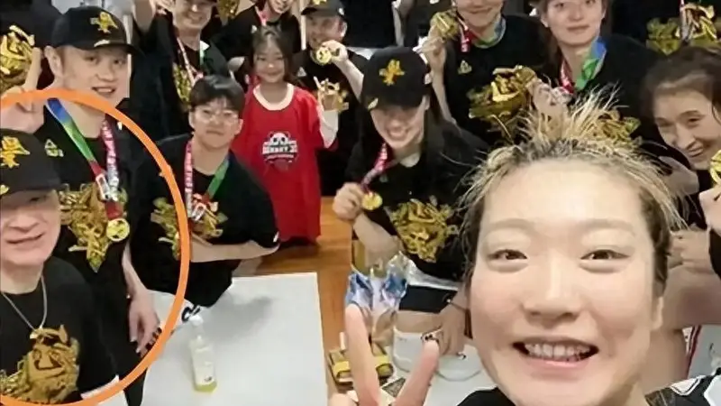李梦摆脱 小三标签!三年情断官宣新恋情,从舆论漩涡自我救赎