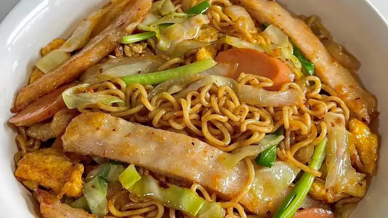 鸡排炒面做法揭秘 吃一口停不下来