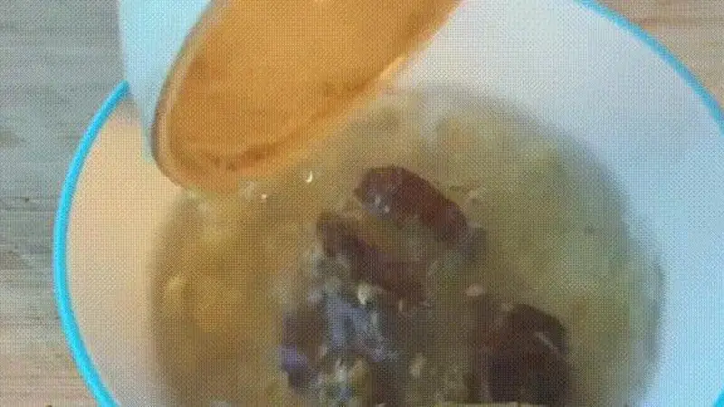 8月7日讯:生姜配山楂煮水 能缓夏日贪凉致胃胀食欲不振