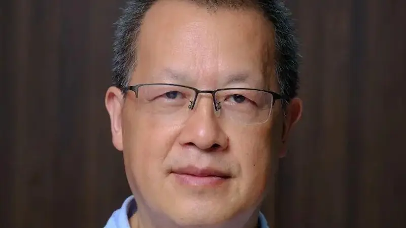 鲁奖得主罗伟章:屋檐下书写大时代