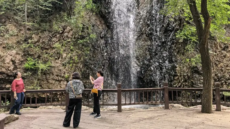 三伏天市民避暑好去处 锦州北普陀山成天然纳凉胜地