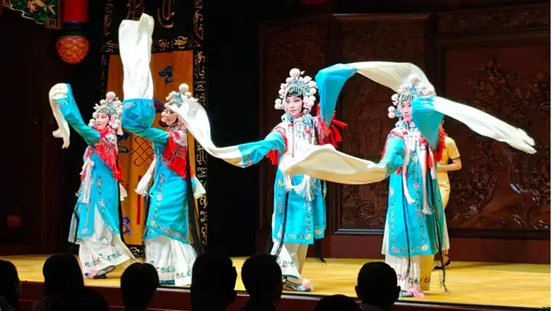 爽爽贵阳避暑季启动 方舟戏台入云岩文旅站点 南明河畔多业态融合