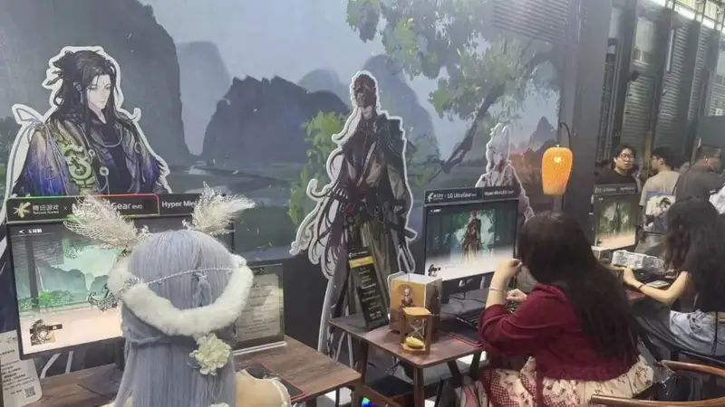 CJ现场腾讯新亮相AI Agent游戏《猫仙札》曝光