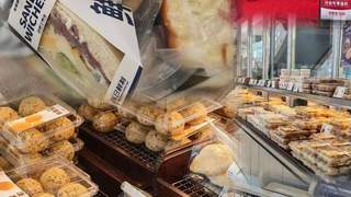 炉边皮皮之后，山东为什么会出现一家"闷声发大财"的烘焙零食店？