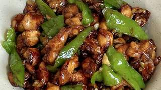 青椒炒鸡腿肉：十分钟出锅的下饭神器
