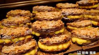 烘焙一年关掉超8万家，桃李鲍师傅们被迫“开餐厅”