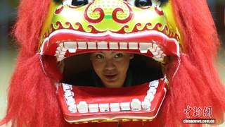海外青年走进南京农业大学舞龙舞狮体验中国传统文化