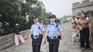 暑期八达岭长城景区迎客流高峰，延庆警方全域护航平安出游