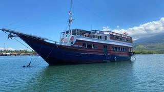 印尼观光船沉没 中国游客漂流四五小时获救