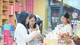 6月下旬以来山西五台山凭清凉气候成避暑首选 老牌景区转文旅体验焕活力