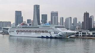 青岛邮轮玩出新花样 啤酒节搬到海上开