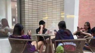 李想妻子挺孕肚现身阿那亚 或将迎来第六个孩子