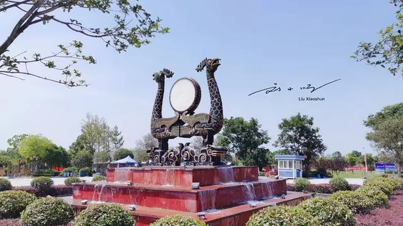 河南省有一座特别的城市,位于淮河以南,还常被认为是湖北的城市