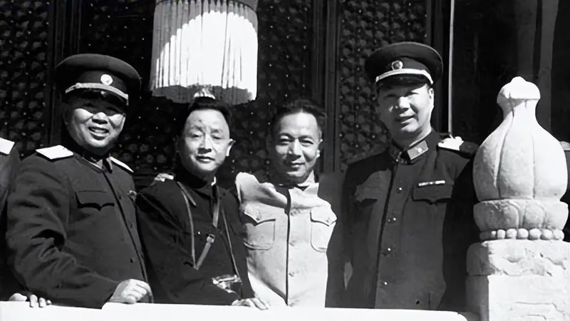 原创一生圆满的开国上将，毛主席四次请他吃饭，说：我是你最大的后台
