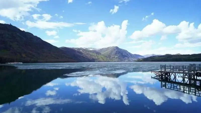 从可可托海的牧羊人到禾木村的晨雾:阿勒泰夏秋秘境深度旅行全攻略与实用贴士