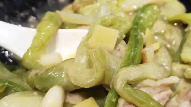 芋苗煲拌饭软烂滑润咸香入味堪称一绝