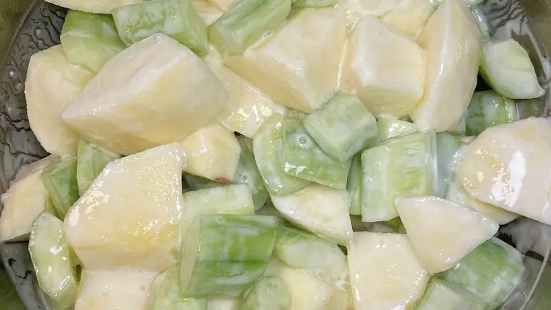 夏日清爽解腻神器 苹果黄瓜酸奶沙拉新手也能做
