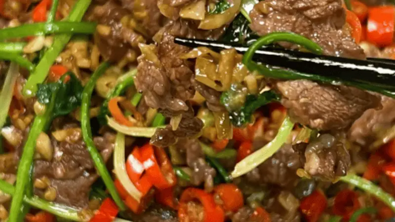 湖南小炒黄牛肉嚼不动?原来是切肉方向错了