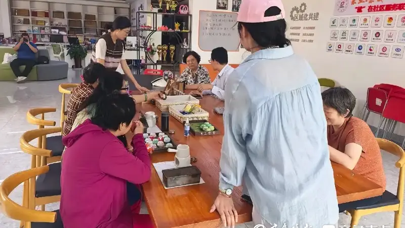 乐山小区社区开展非遗凝香露手作体验活动
