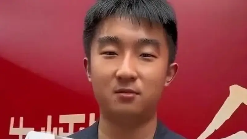 从“迈巴赫少爷”到北大最高奖学金得主:看完他的故事,我顿悟了什么是真正的“富养”