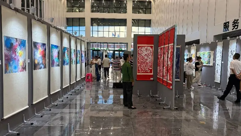 东宁市庆祝建党105周年主题文艺汇演暨“国境边疆党旗红”主题党日活动举行