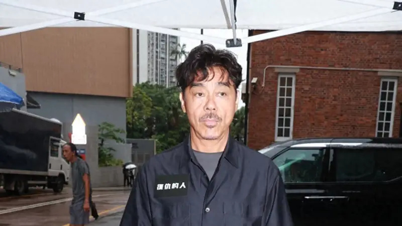 香港男星张达明坐轮椅送别恩师 刘青云亲证其抗癌后近况稳定