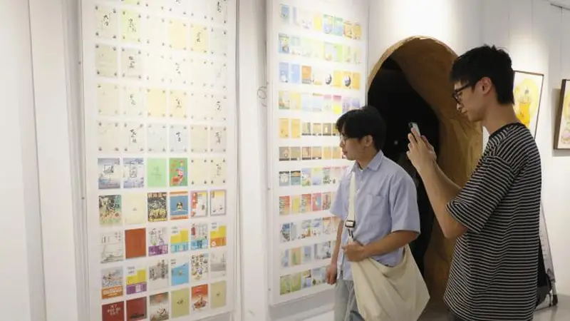 8月2日台湾青年走进杭州蔡志忠文化馆 探访传统漫画艺术魅力
