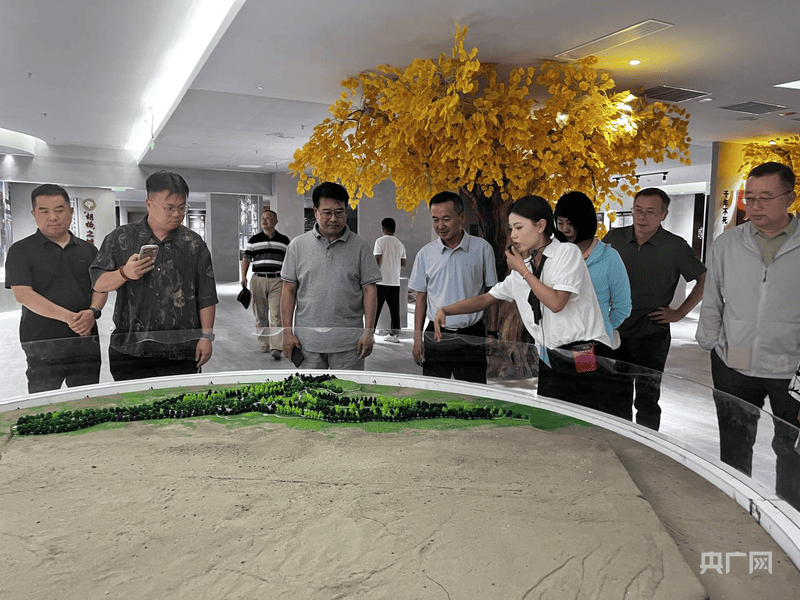 “文润龟兹”文学名家采风活动走进沙雅县
