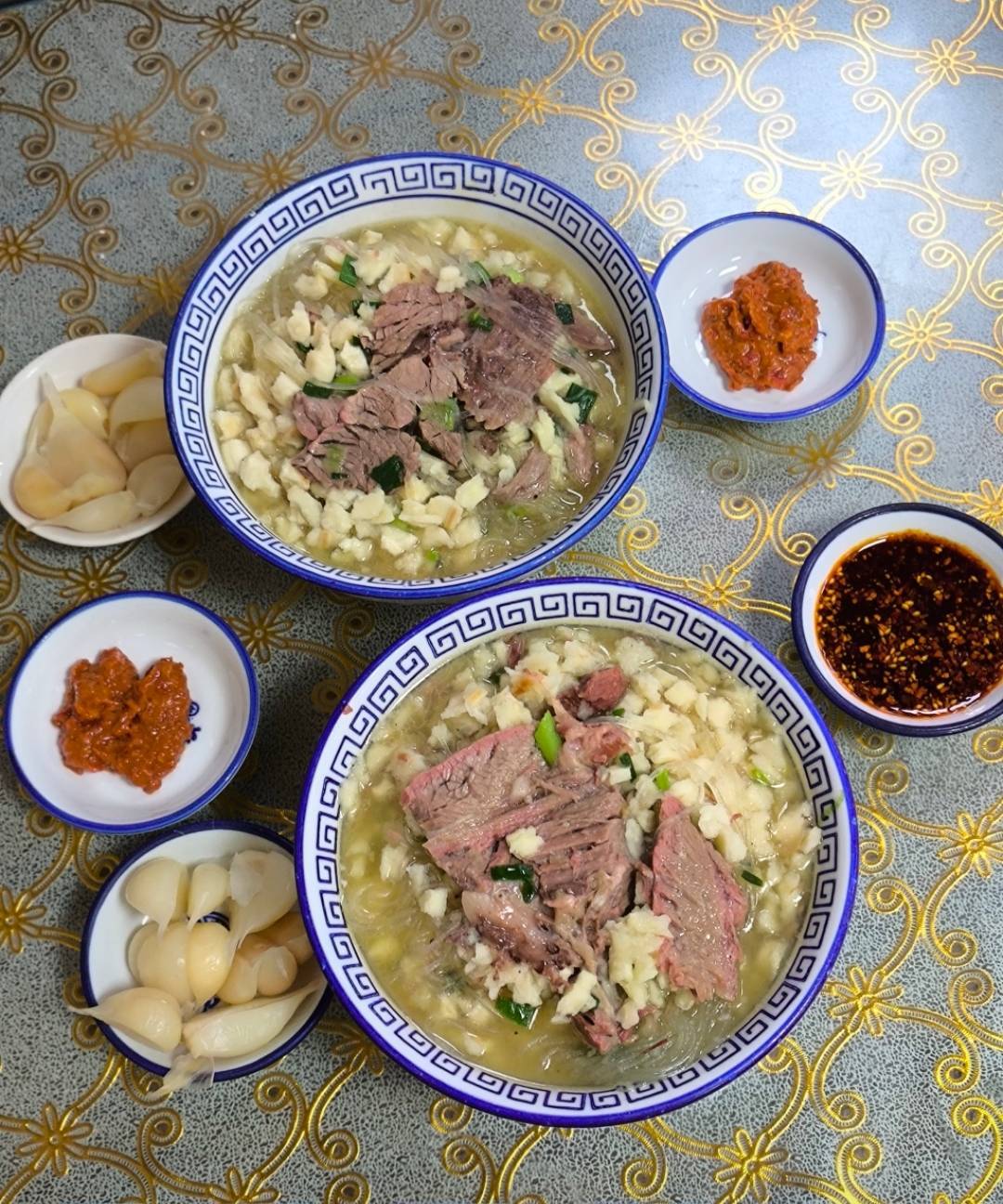 从王室礼馔到街头小吃，这碗美食来头太惊人，泡馍牵动多位帝王命运。