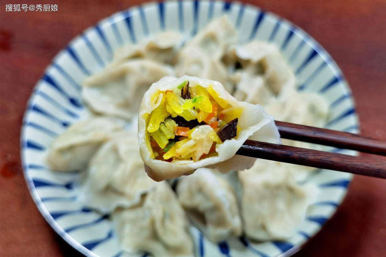 入伏吃饺子，韭菜茴香靠边站！这3种馅最养人，鲜香多汁，好吃不油腻，应季营养又解馋！