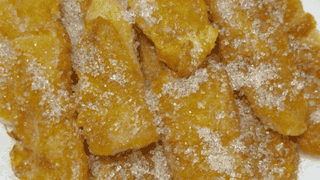 金黄酥脆煎糍粑，米香浓郁尝年味