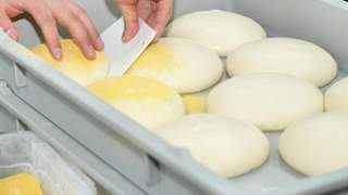 纽约薄饼披萨搓饼技法特辑开讲 全程解析新手轻松掌握