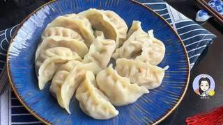 调饺子馅怕柴又出水？跟着做莲花白猪肉馅零失误 爆汁又鲜嫩