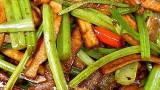 芹菜炒香干家常做法出炉 香脆入味比肉香