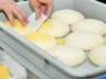纽约薄饼披萨搓饼技法特辑开讲 全程解析新手轻松掌握