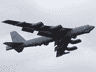 现场画面!美媒:美空军多架B-52轰炸机从英国费尔福德皇家空军基地撤离