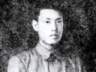 1929年,地下党员丁惟尊叛变,还要带着敌人去火车站抓人,他的妻子知道后,连忙说:“我要回娘家,让我和你一起去火车站吧!”青岛街头照样热闹,人群喧哗,地底却翻涌暗流。一个女人搭丈夫的车去火车站,嘴上说回娘家,心里却要把一条线从刀口上救出来,这趟同行,改变了几个人的命。丁惟尊,地下党...