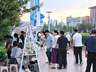 7月26日前 济南泉城广场夜间市集热闹开启 泉水泡茶民谣相伴