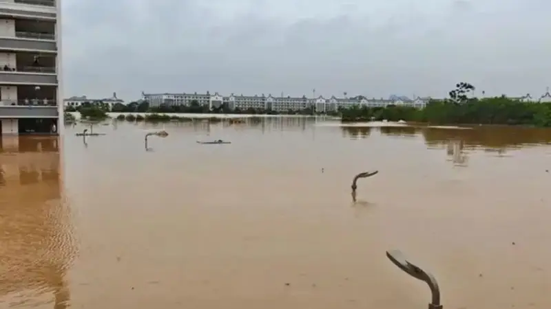 12000名师生被困，“还有3000人等待救援”