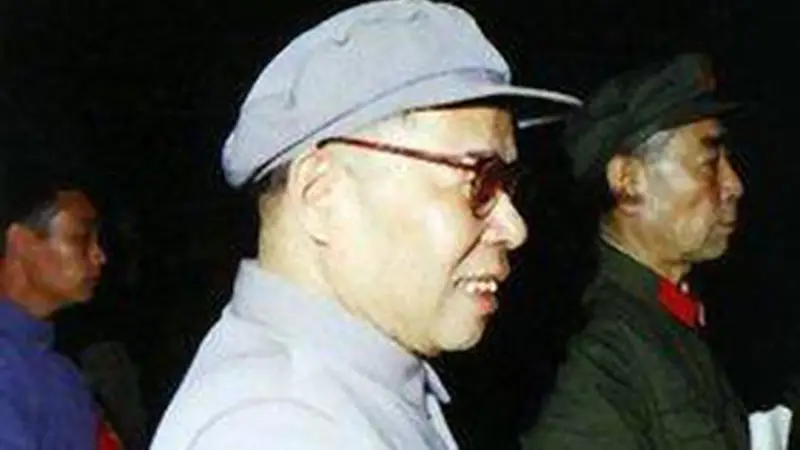 杨尚昆出国,体检时间排在陈伯达前面,陈伯达大怒:谁安排的?